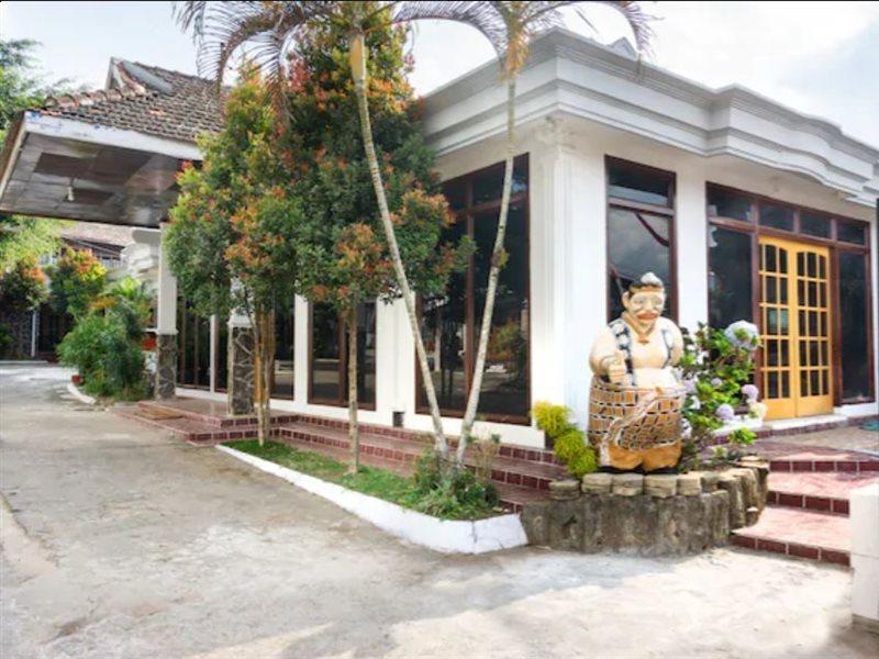 Reddoorz At Pujon Malang Hotel Batu  Eksteriør billede