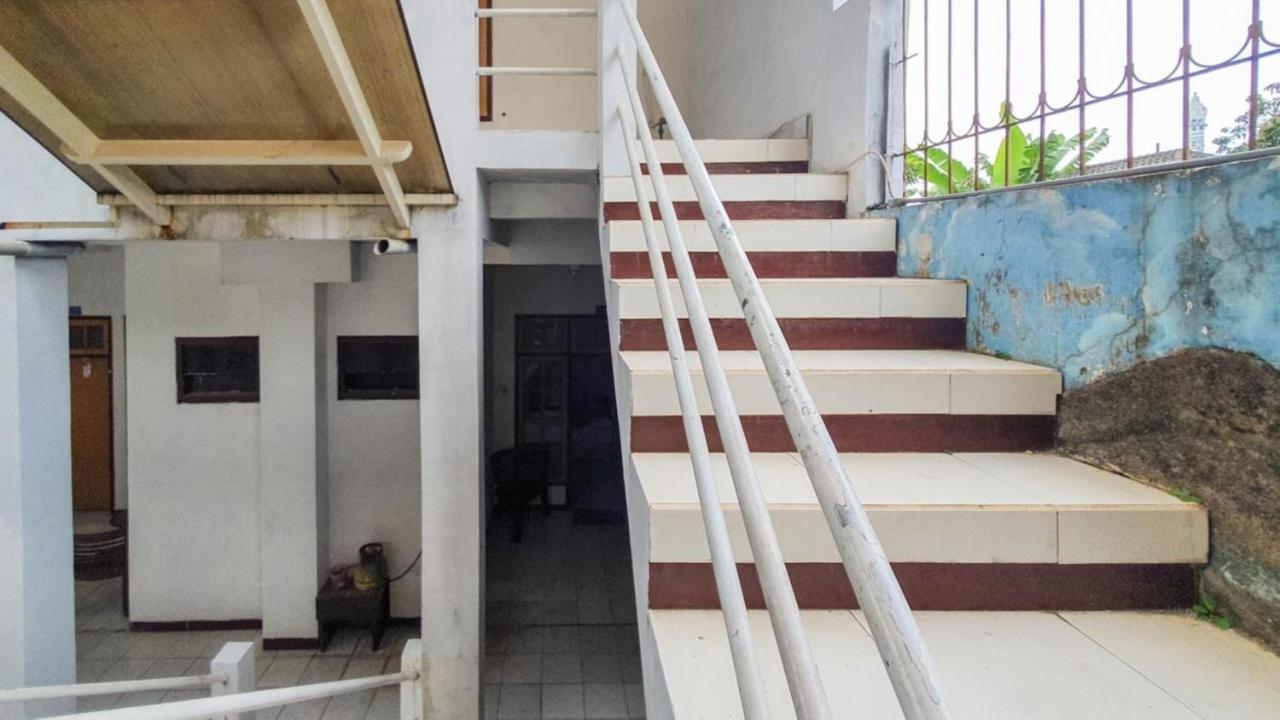Reddoorz At Pujon Malang Hotel Batu  Eksteriør billede